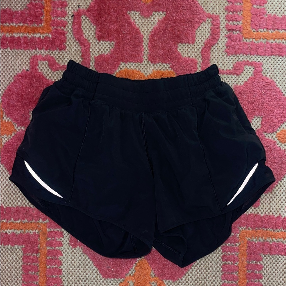 Black Lululemon Hotty Hot Low-Rise Lined Short, 4”